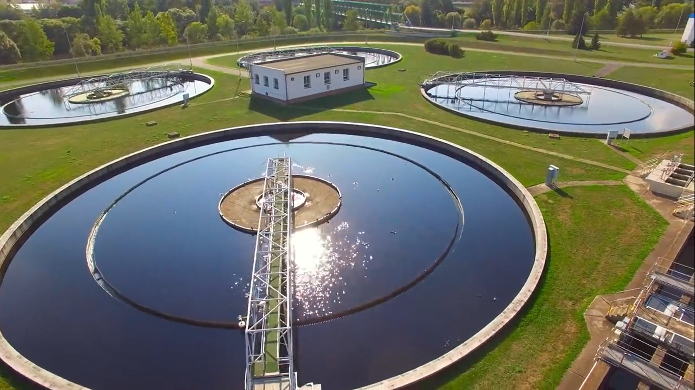 Wastewater Treatment Plants Use Settling Tanks